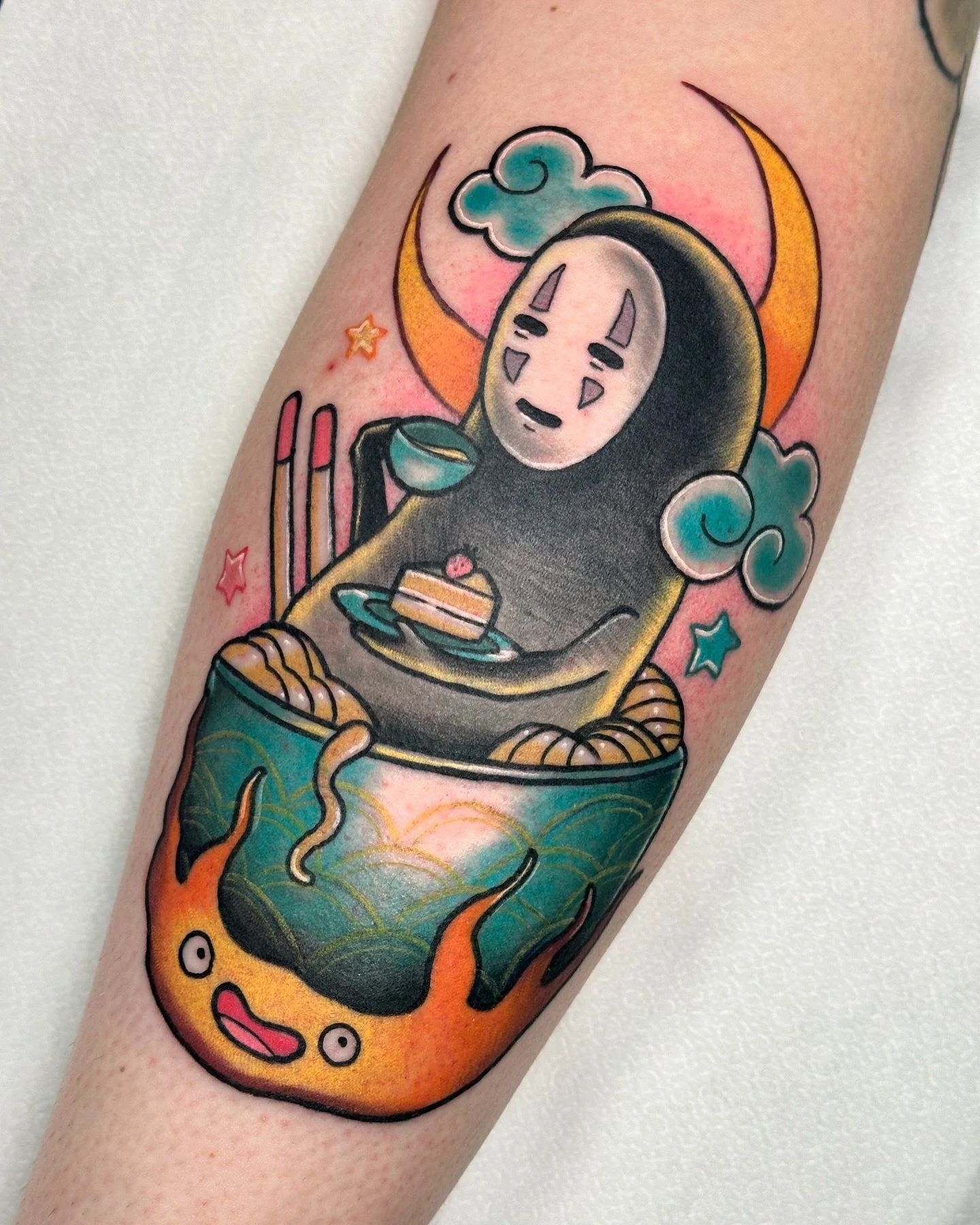 tatuointi-neotraditional-ghibli-kasvoton-ramen.