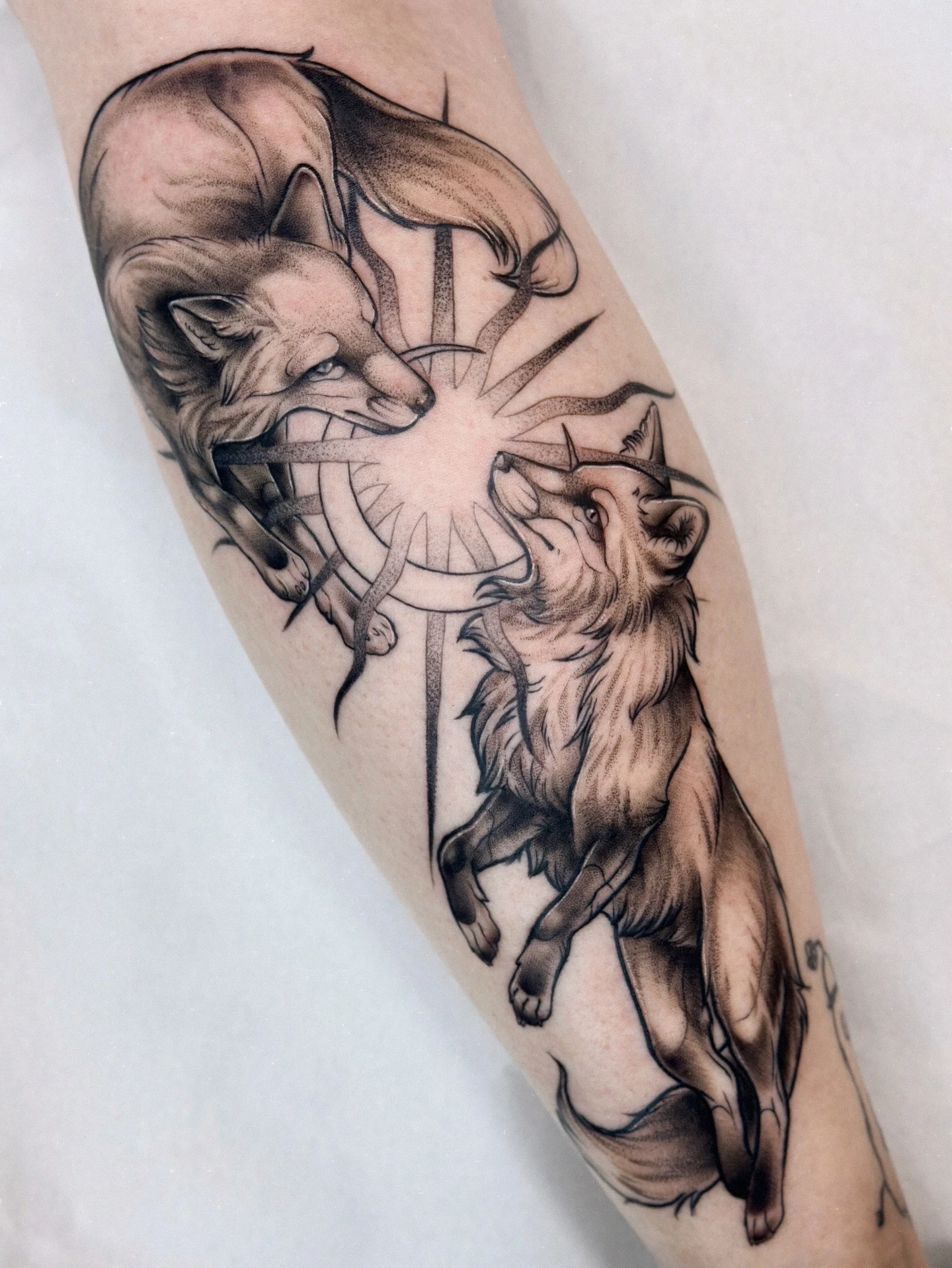tatuointi-neotraditional-kettu-ketut-kuu-aurinko