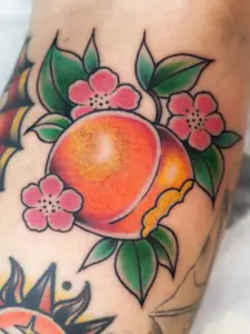 tatuointi-neotraditional-persikka