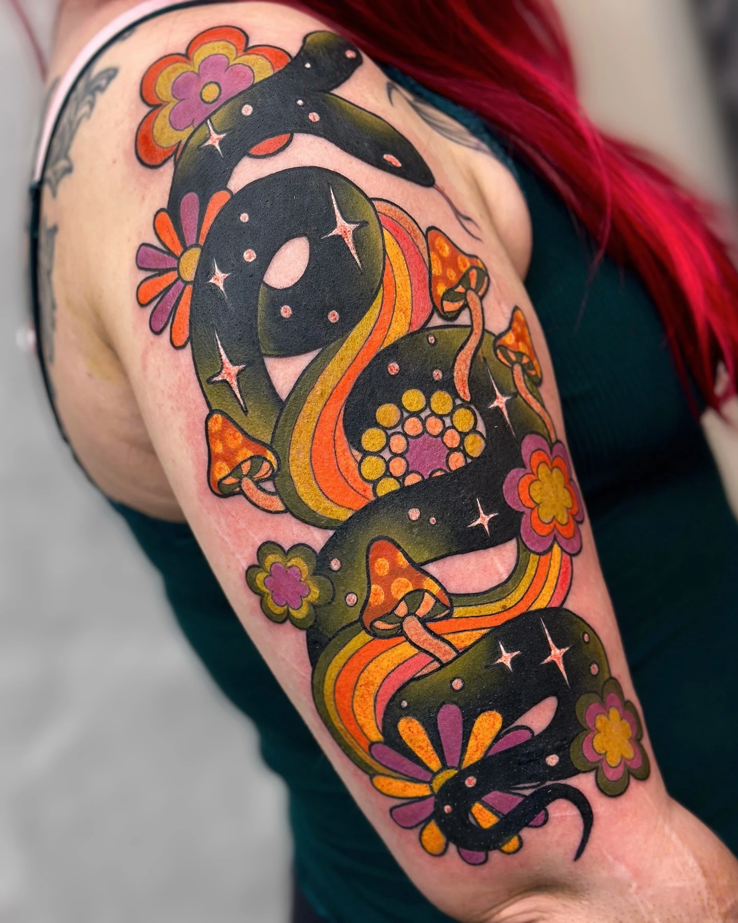 tatuointi-neotraditional-retro-kaarme-sienet.